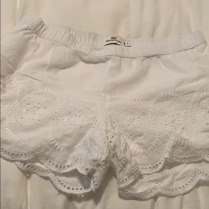 Vineyard Vines small white pull on shorts